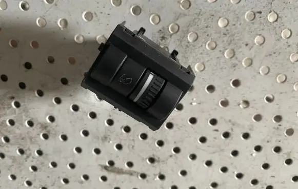 Skoda Octavia Mk2 (1Z) Headlight level height control switch 1Z0941333A