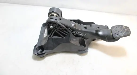 Skoda Fabia Mk4 (6VA) Clutch pedal 