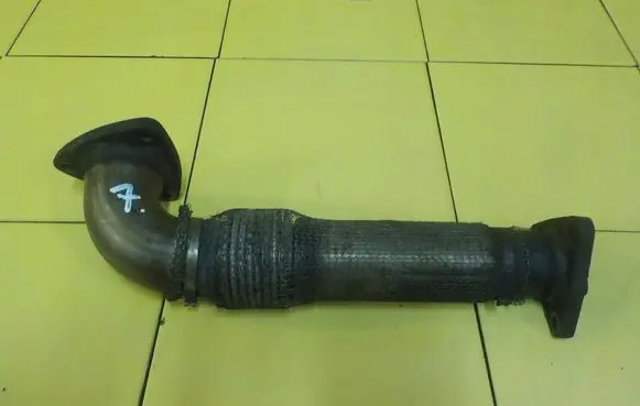 Volkswagen Touareg I Exhaust gas pipe 