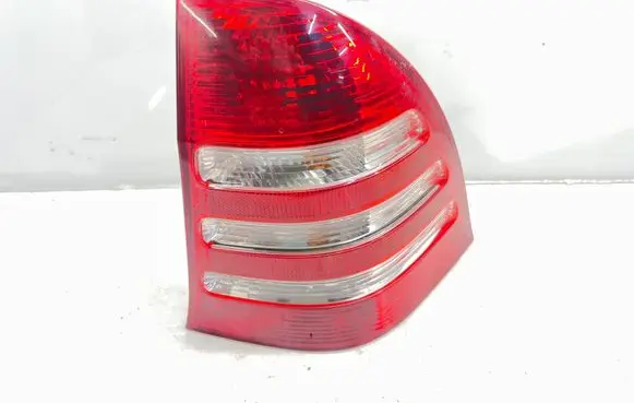 Mercedes-Benz C W203 Rear/tail lights 2038202464