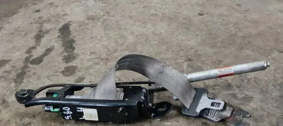 Volvo S80 Front seatbelt
