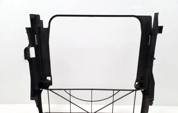BMW X5 E53 Radiator cooling fan shroud 1439105