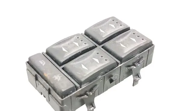 Ford Mondeo Mk III Electric window control switch 1S7T14A132BE 03163452