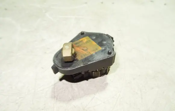 BMW 8 E31 Air flap motor/actuator 64118350080 8350080 83500809