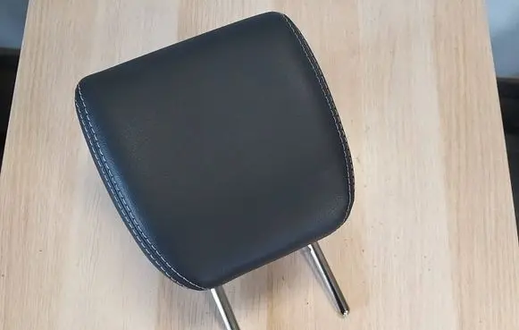 Suzuki SX4 S-Cross Rear seat headrest 