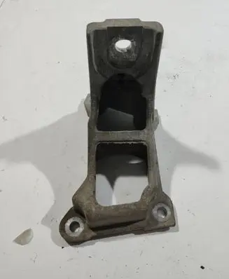 Dodge Nitro Engine mounting bracket