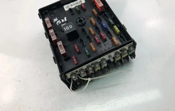 Volkswagen PASSAT B6 Fuse box set 3C0937125