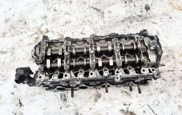 Opel Astra J Engine head 