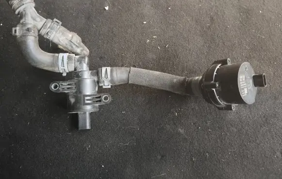 Volkswagen Golf VII Electric auxiliary coolant/water pump 5Q0965567B