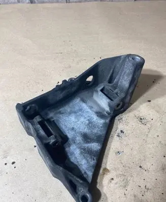 Generator/alternator bracket