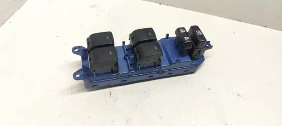 Toyota Avensis T270 Electric window control switch 8404005020