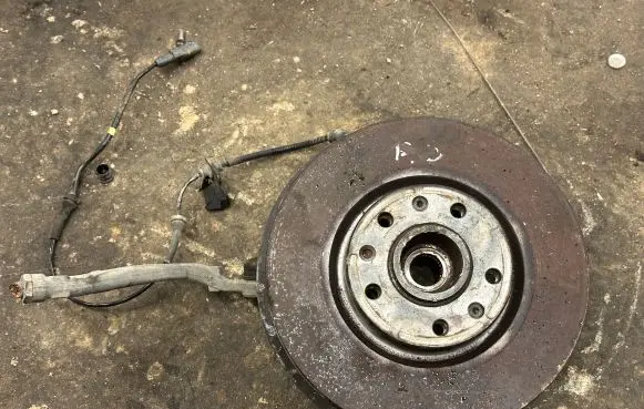 Peugeot 308 Front wheel hub