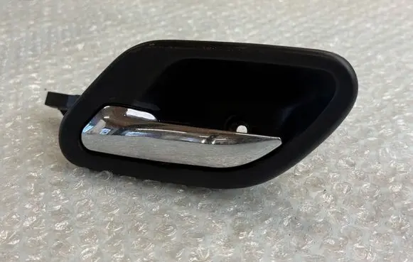BMW 5 E39 Front door interior handle 8226049