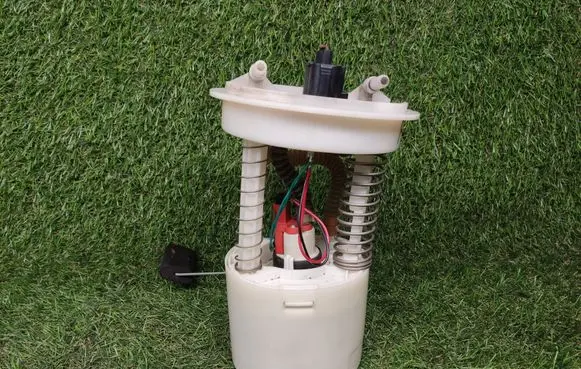 Ford Fusion In-tank fuel pump KWN8311815A
