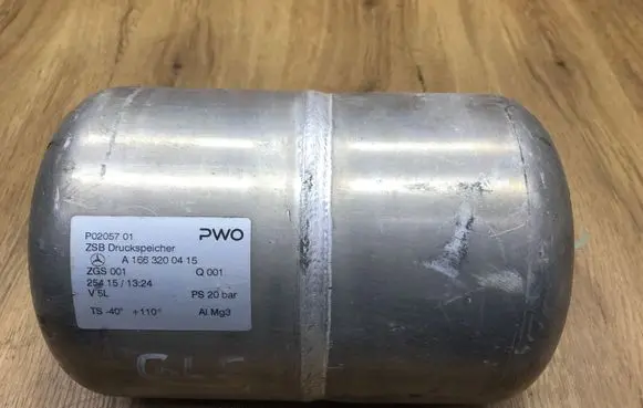 Mercedes-Benz GLE (W166 - C292) Air suspension tank/reservoir A1663200415