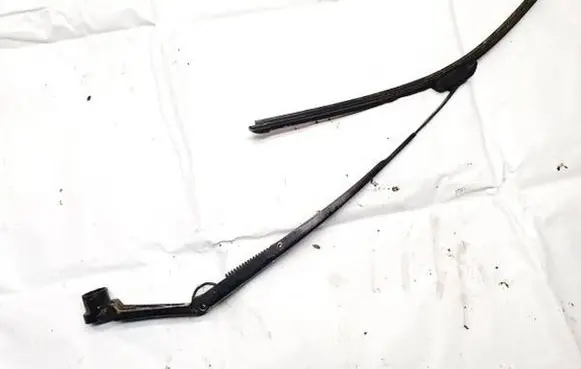 Mazda CX-7 Front wiper blade arm