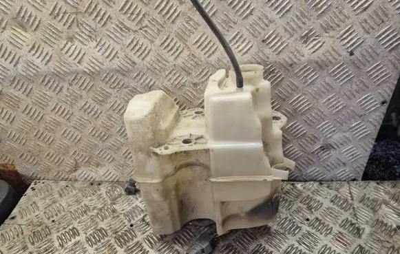 Volvo V70 Windshield washer fluid reservoir/tank 9178881