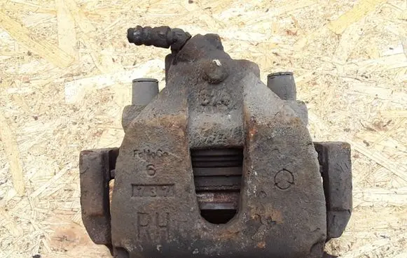 Mazda 3 I Front brake caliper
