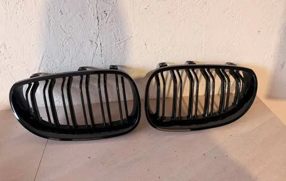 BMW 5 E60 E61 Front bumper upper radiator grill