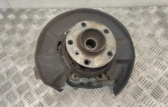 BMW 1 E81 E87 Rear wheel hub 6762858
