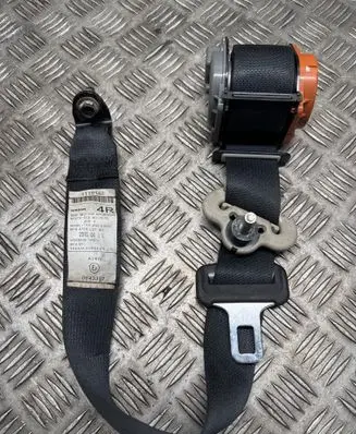 Nissan X-Trail T32 Third row seat belt 1119142 20150606 0643387