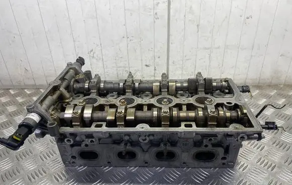 Opel Zafira B Engine head 55568363 A18XER