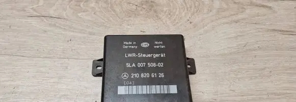 Mercedes-Benz E W210 Light module LCM 5la00750802 2108206126