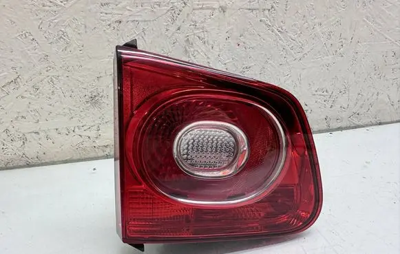 Volkswagen Tiguan Tailgate rear/tail lights 5N0945093B