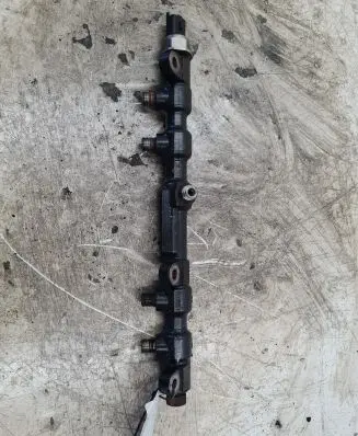 Ford Mondeo Mk III Fuel main line pipe