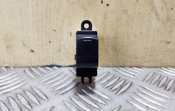 Subaru XV Electric window control switch 2407SD