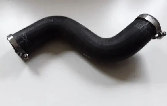 Intercooler hose/pipe