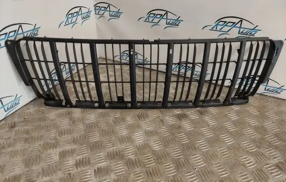 Jeep Grand Cherokee (WJ) Front grill 5GA71DX9AAE