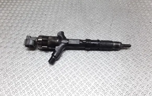 Toyota Corolla E110 Fuel injector 2367027020