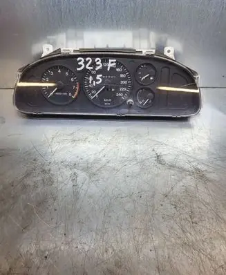 Mazda 323 F Speedometer (instrument cluster)