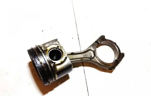 Subaru Legacy Piston with connecting rod