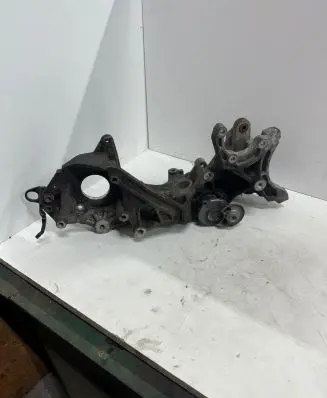 Volkswagen Transporter - Caravelle T5 Generator/alternator bracket 03L903143J