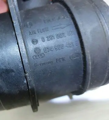 Volkswagen Touran I Mass air flow meter 074906461B 0281906461A