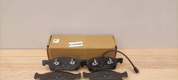 Maserati Levante Brake pads (front) 673011564