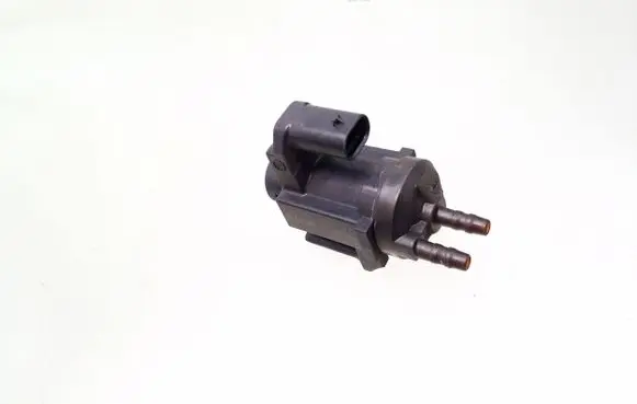 BMW 1 F20 F21 Turbo solenoid valve 8570591
