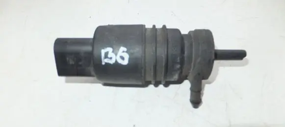 Volkswagen PASSAT B6 Windscreen/windshield washer pump 1T0955651 3028149