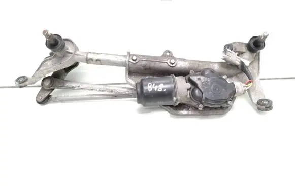 Honda CR-V Front wiper linkage and motor 0014a6429