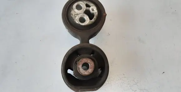Honda Accord Engine mount bracket