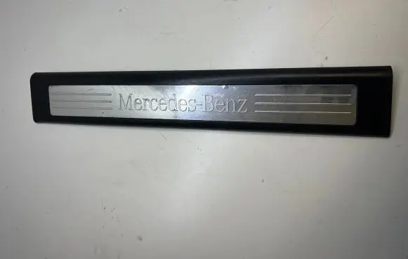 Mercedes-Benz ML W164 Front sill trim cover A1646803335