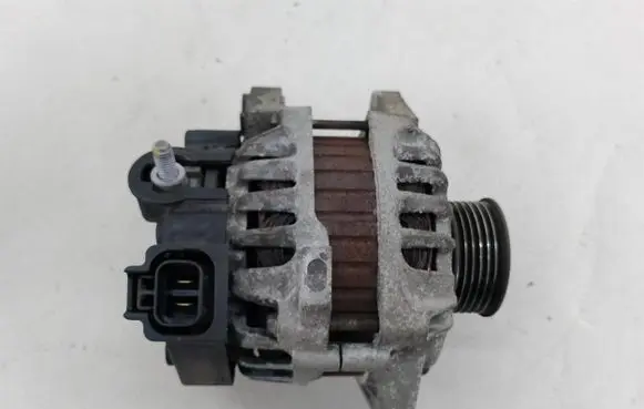 KIA Ceed Generator/alternator 37300-2B101