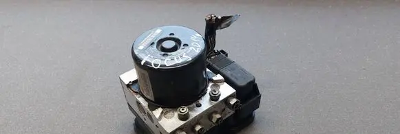 Ford Focus ABS Pump 10096101913 BV612C405AG
