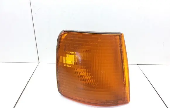 Volkswagen PASSAT B3 Front indicator light 357953050 133718 E142756R6