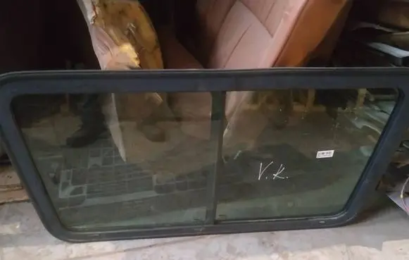 Renault Master II Rear side window as2