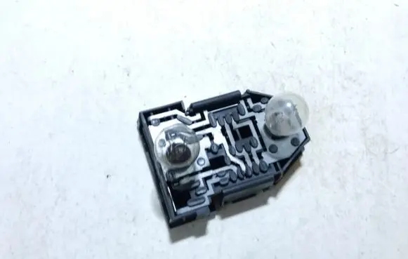 Volkswagen PASSAT B3 Tail light bulb cover holder 333945257