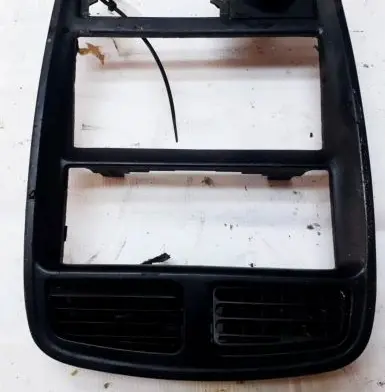 KIA Sportage Dash center air vent grill