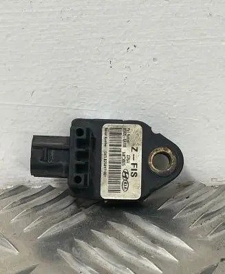 Hyundai i30 Airbag deployment crash/impact sensor 959200A00